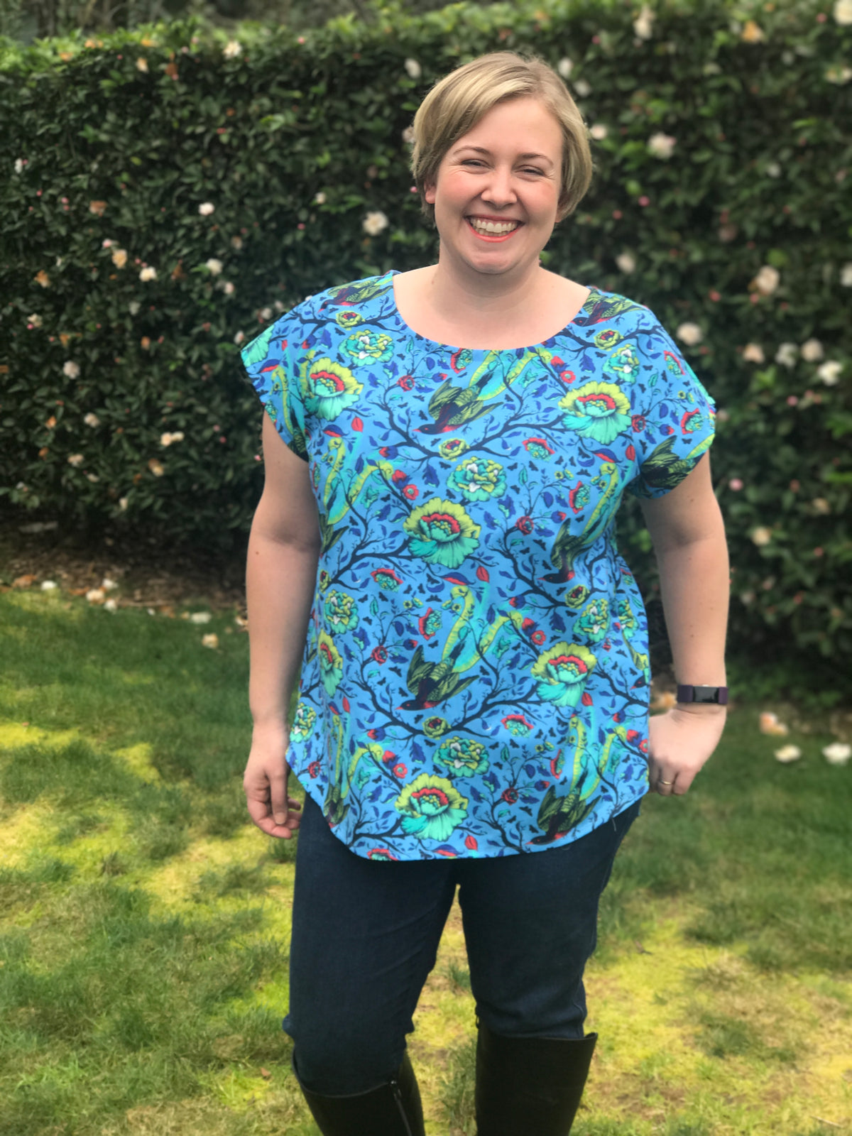 Sew to Grow Bondi Top PDF sewing pattern, blue print top outdoors