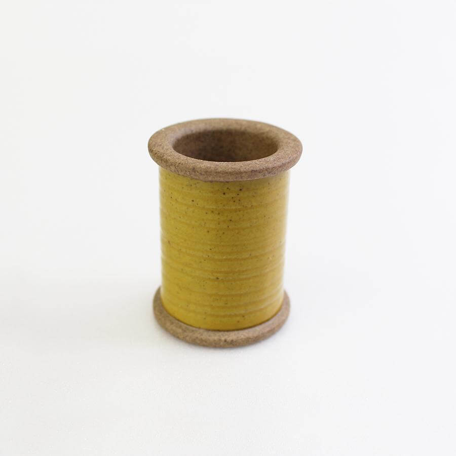 Cohana Hasami magnetic pin holder, in mustard yellow