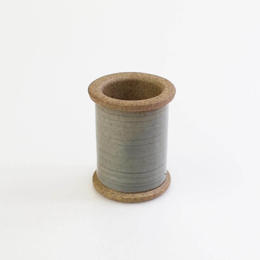Cohana Hasami magnetic pin holder, in grey with pins