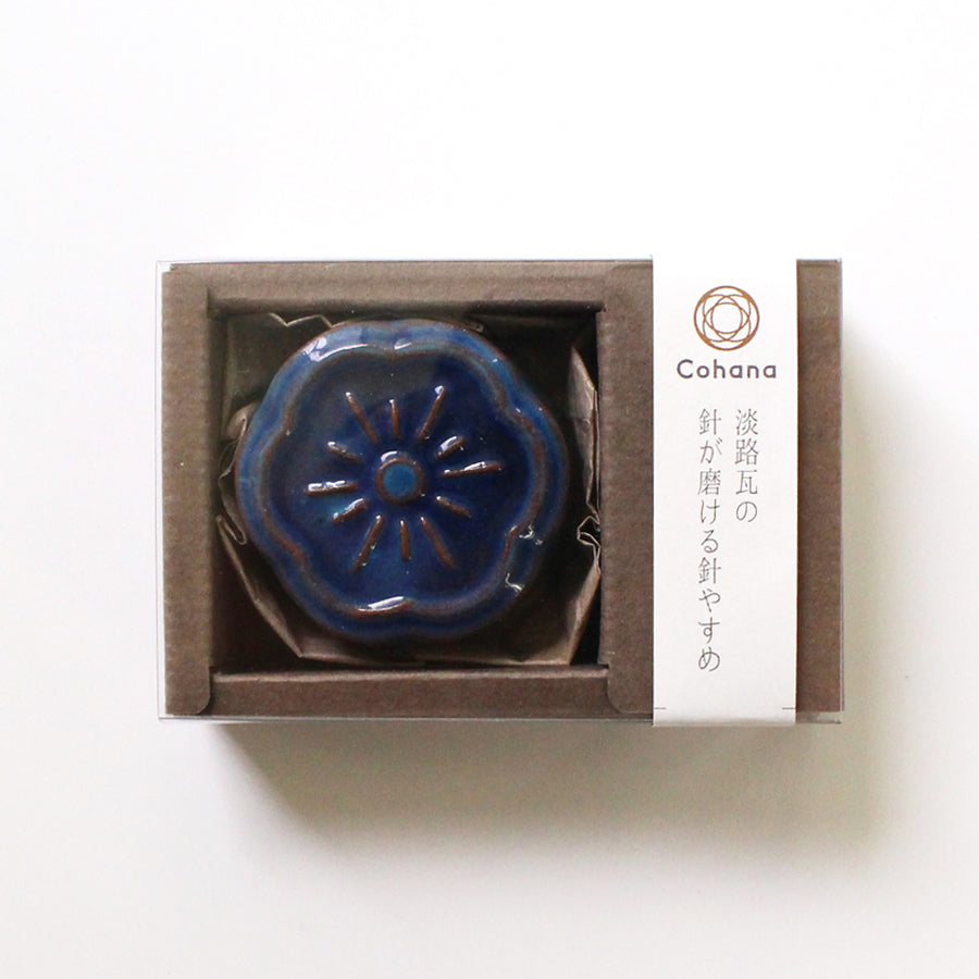 Cohana Awaji Kawara magnetic needle rest with needle polisher, in its box, navy