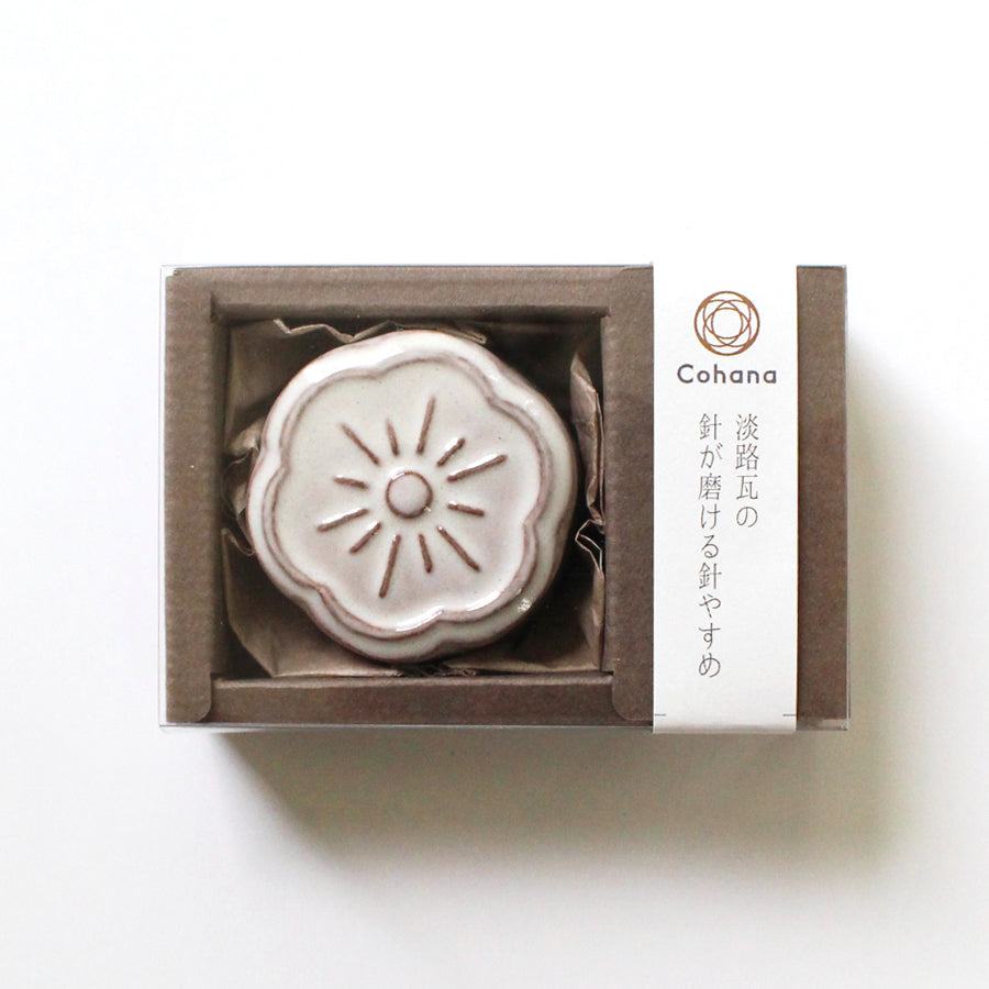 Cohana Awaji Kawara magnetic needle rest with needle polisher, in its box, cream