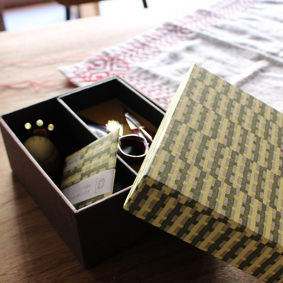 Cohana assorted needles in a Haibara chiyogami paper pack, in a gift box