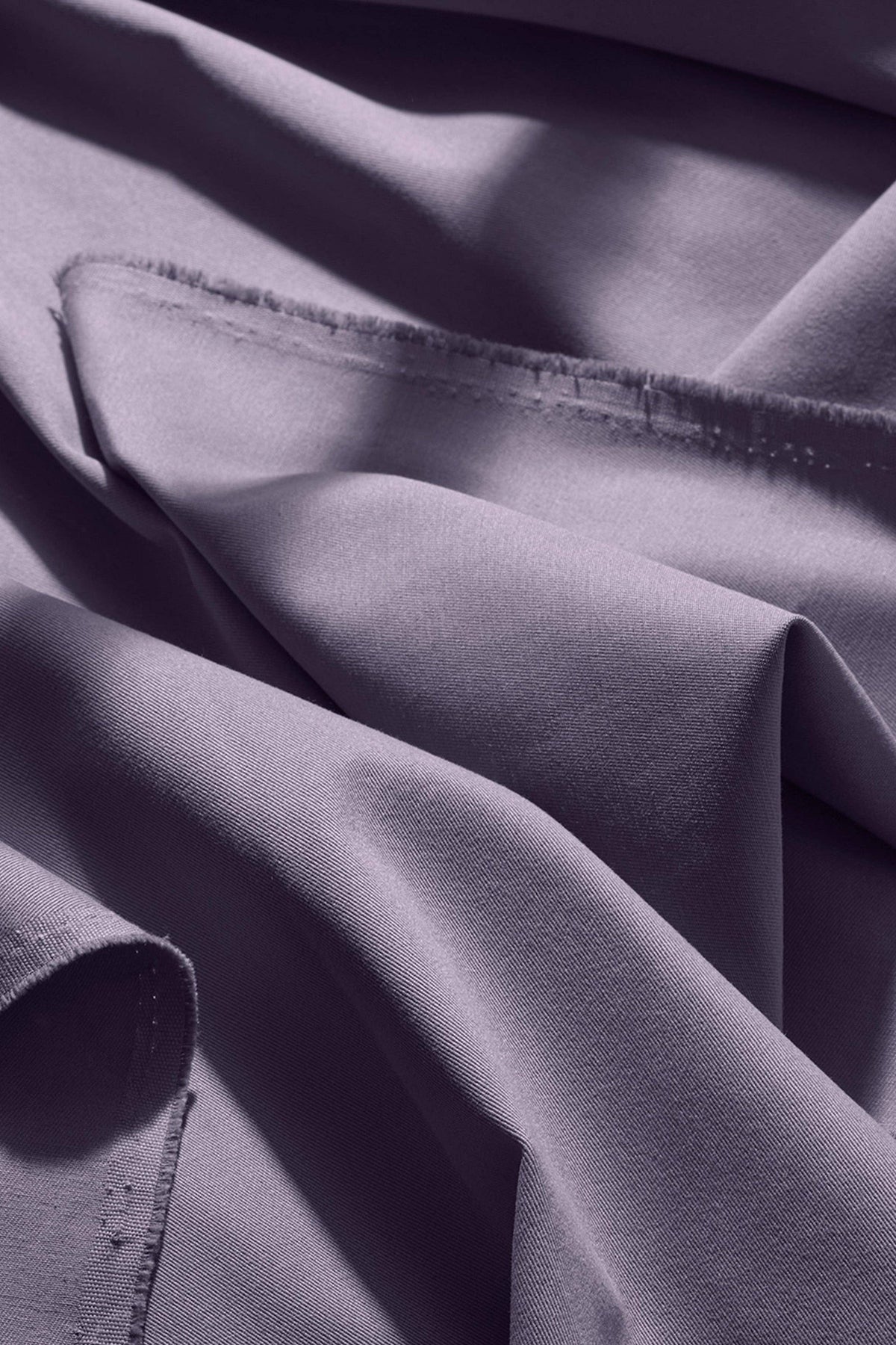 Atelier Brunette Divine Parma light gabardine close-up of the twill