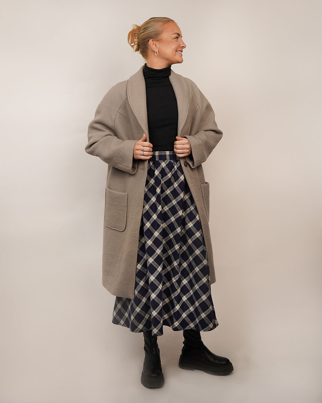 Wardrobe By Me Cocoon Coat PDF sewing pattern, model in a grey cocoon coat