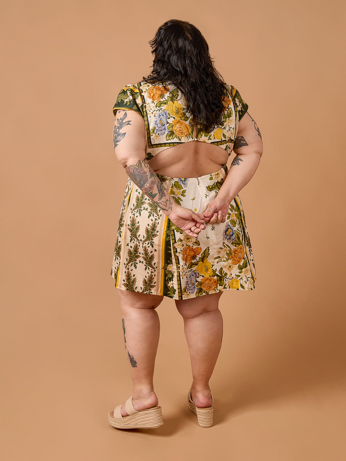 Deer & Doe Eleanor Dress sewing pattern, yellow floral dress twirl