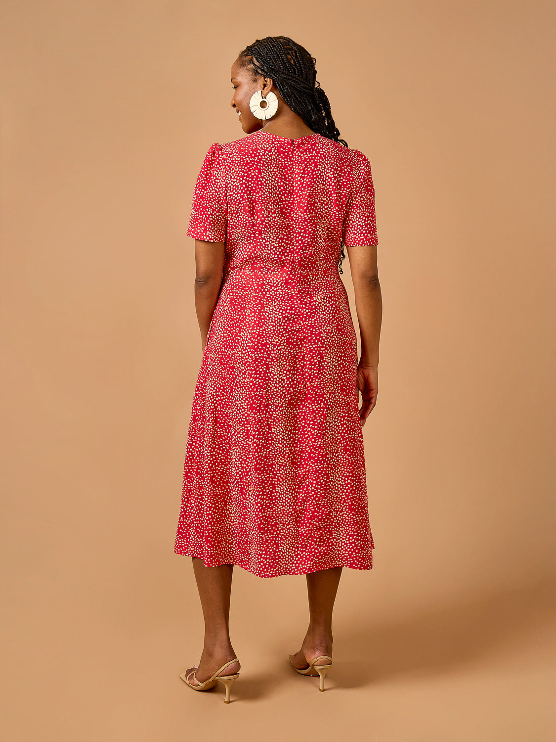Deer & Doe Eleanor Dress sewing pattern, red dress twirling