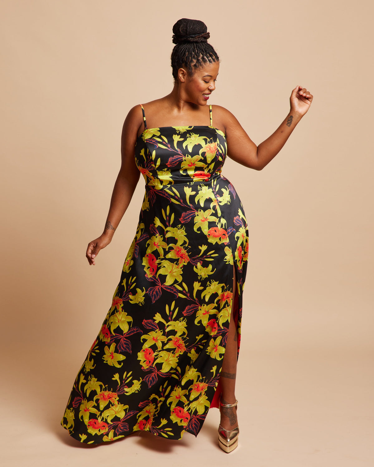 Cashmerette Ellington Dress PDF sewing pattern, woman wearing a floral dress