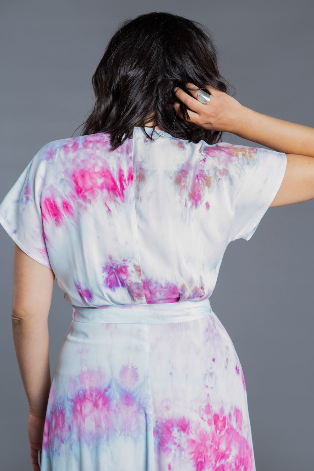 Back neckline detail of a tie dye dress made with the Closet Core Elodie Wrap Dress PDF sewing pattern