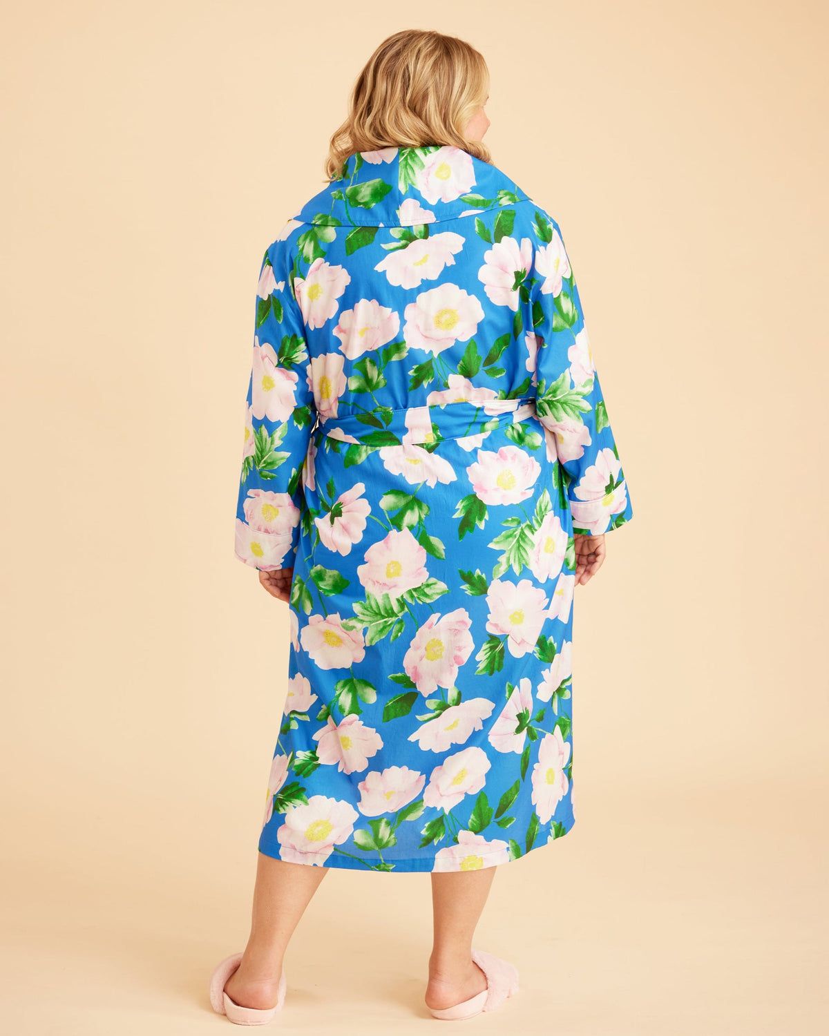Cashmerette Fiske Sleepwear Set PDF sewing pattern, woman wearing a blue floral robe, side view