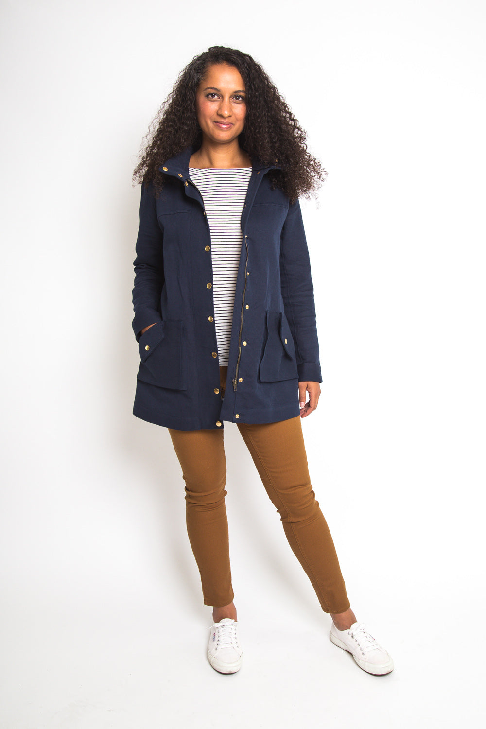 Side view of a navy anorak sewn from the Closet Core Kelly Anorak PDF sewing pattern