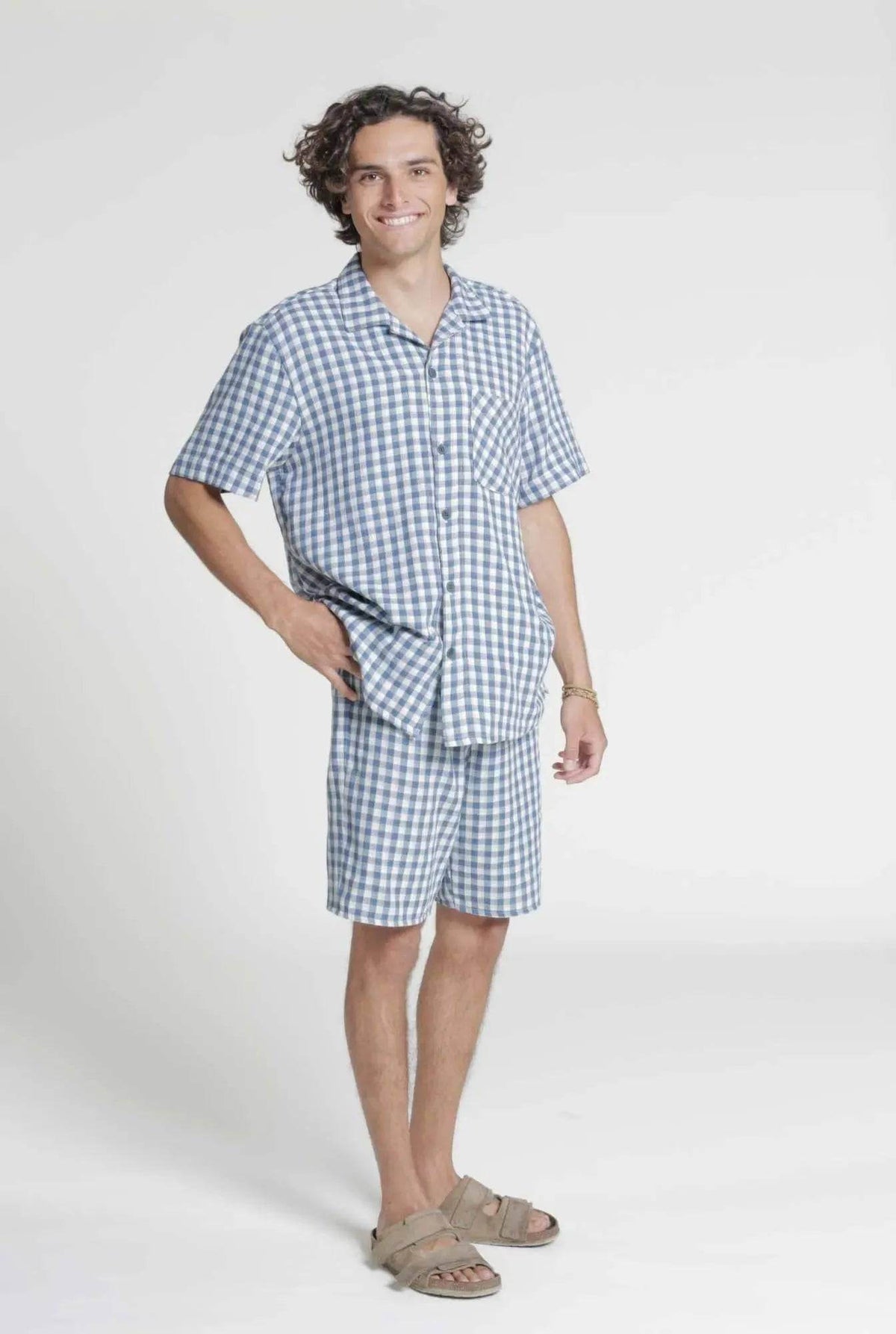 Wardrobe By Me Loose Linen Pants PDF sewing pattern, model in light grey linen shorts