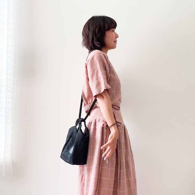 Sewing Therapy Bridge Bag PDF sewing pattern, bridge bag worn with a pink skirt