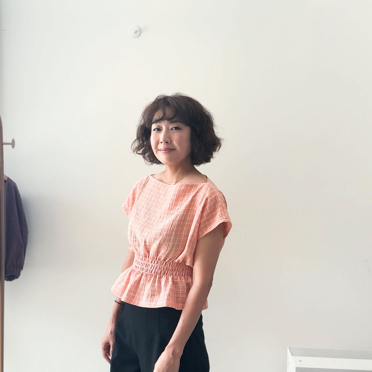 Sewing Therapy Rectangle Top PDF sewing pattern, model in a pink rectangle top