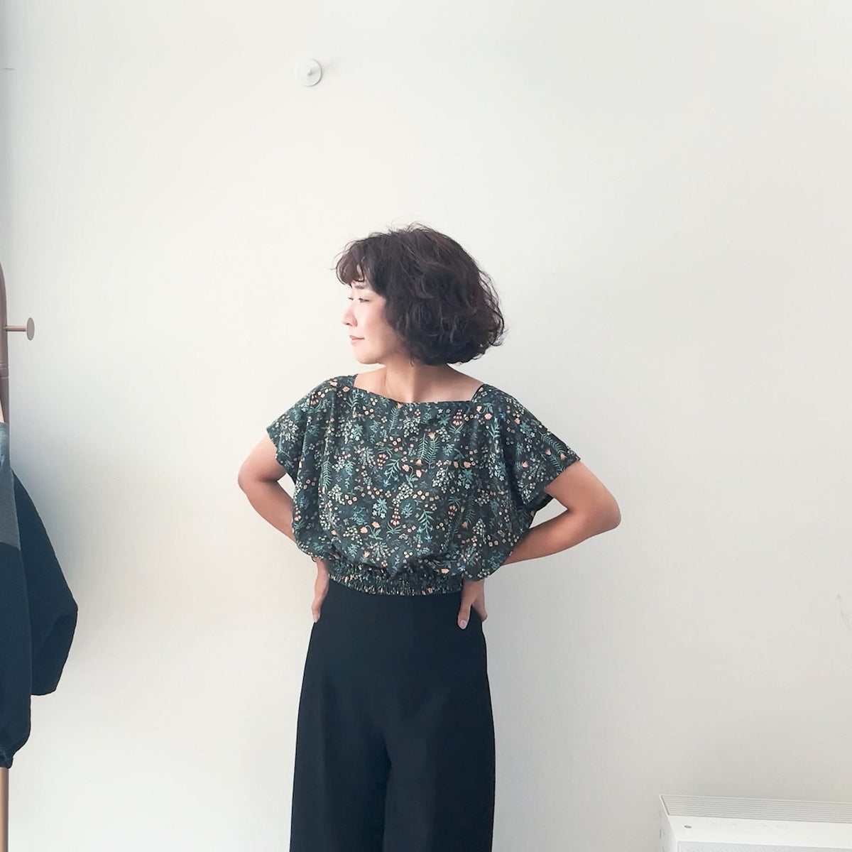 Sewing Therapy Rectangle Top PDF sewing pattern, model in a black top