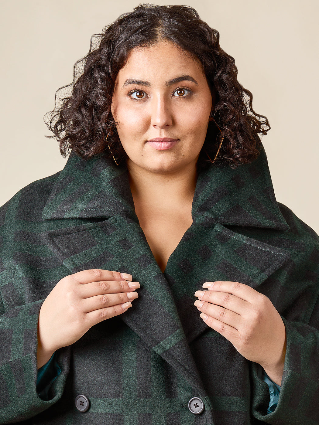 Close-up of the collar on a green plaid coat, Closet Core Phoebe Coat PDF sewing pattern