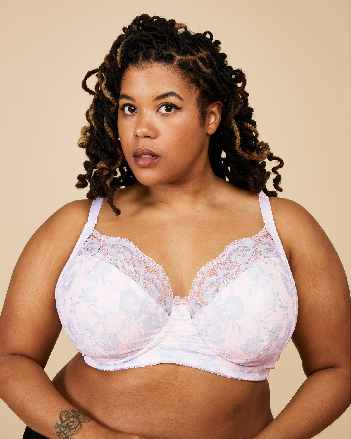 Cashmerette Willowdale Bra PDF sewing pattern, woman wearing a white lace bra, front view